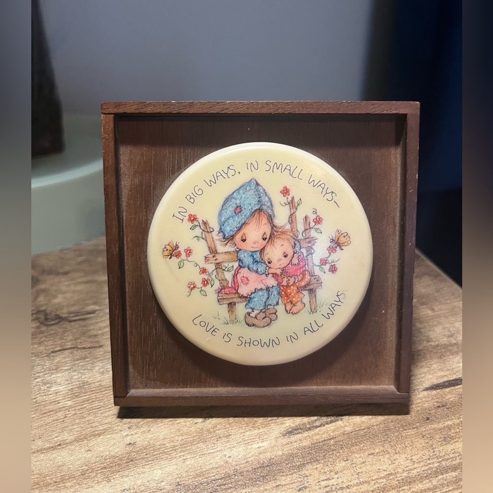 Vtg 1983 Hallmark Precious Moments Ceramic & Wood plaque
